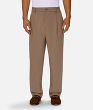 Load image into Gallery viewer, The Classic Fit Lusso Pant - Sandrift
