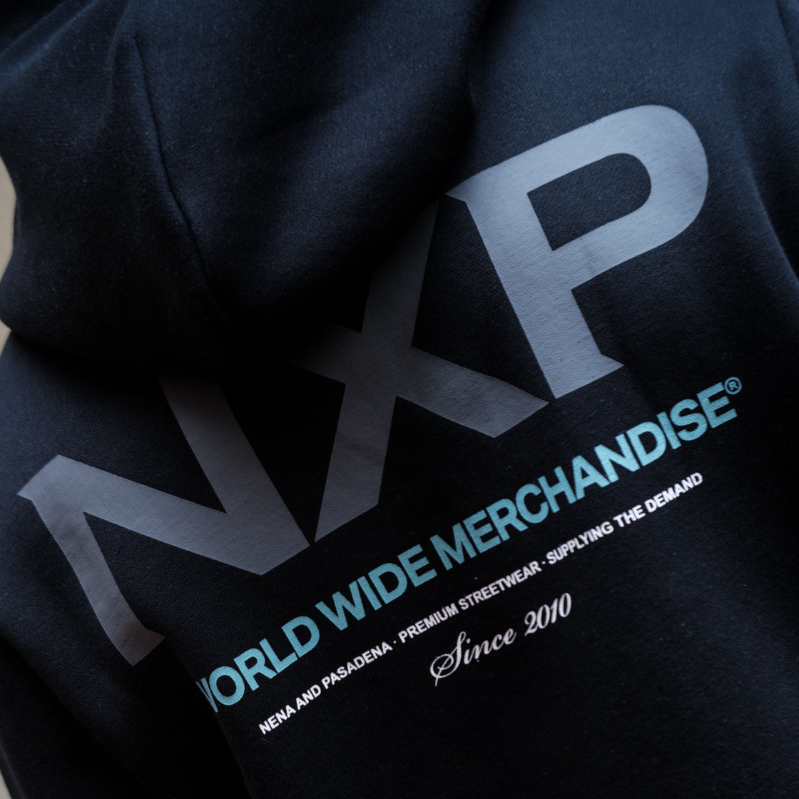 Peak Dual Curved Hoodie Jet Black