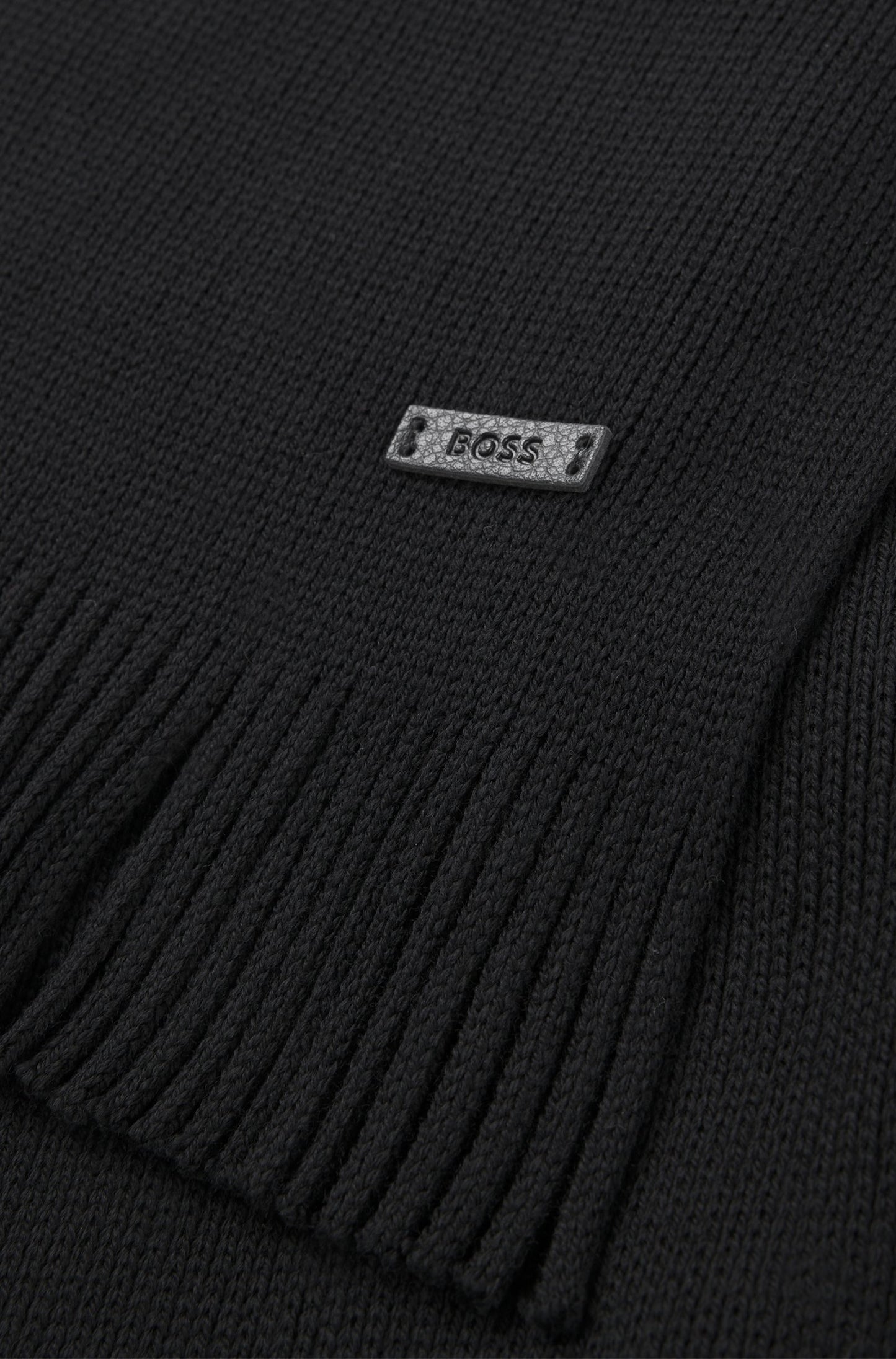 Raschel-knit scarf in virgin wool